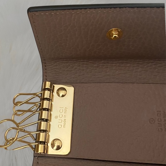 Dollar Calfskin GG Supreme Monogram Marmot 6Key Holder Case & Gucci Box included - Picture 5 of 10